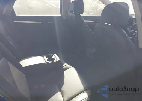 2016 Honda Civic Touring z USA, uszkodzony, nr VIN 19XFC1F97GE023385